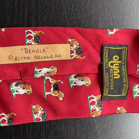 Beagle Dog motif Mens 100% silk tie. - Picture 2 of 5